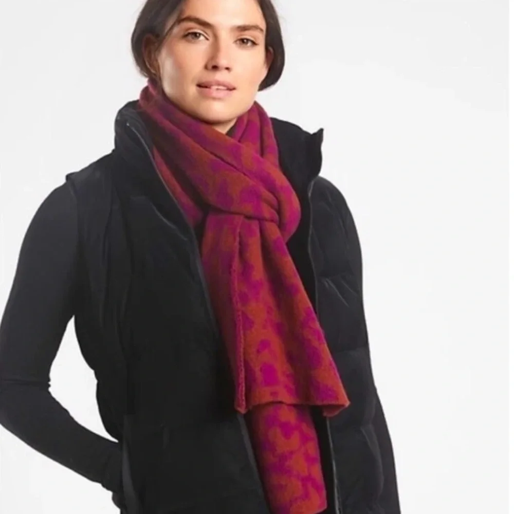 Athleta Morro Cozy Leopard Scarf in Dried‎ Cinnamon